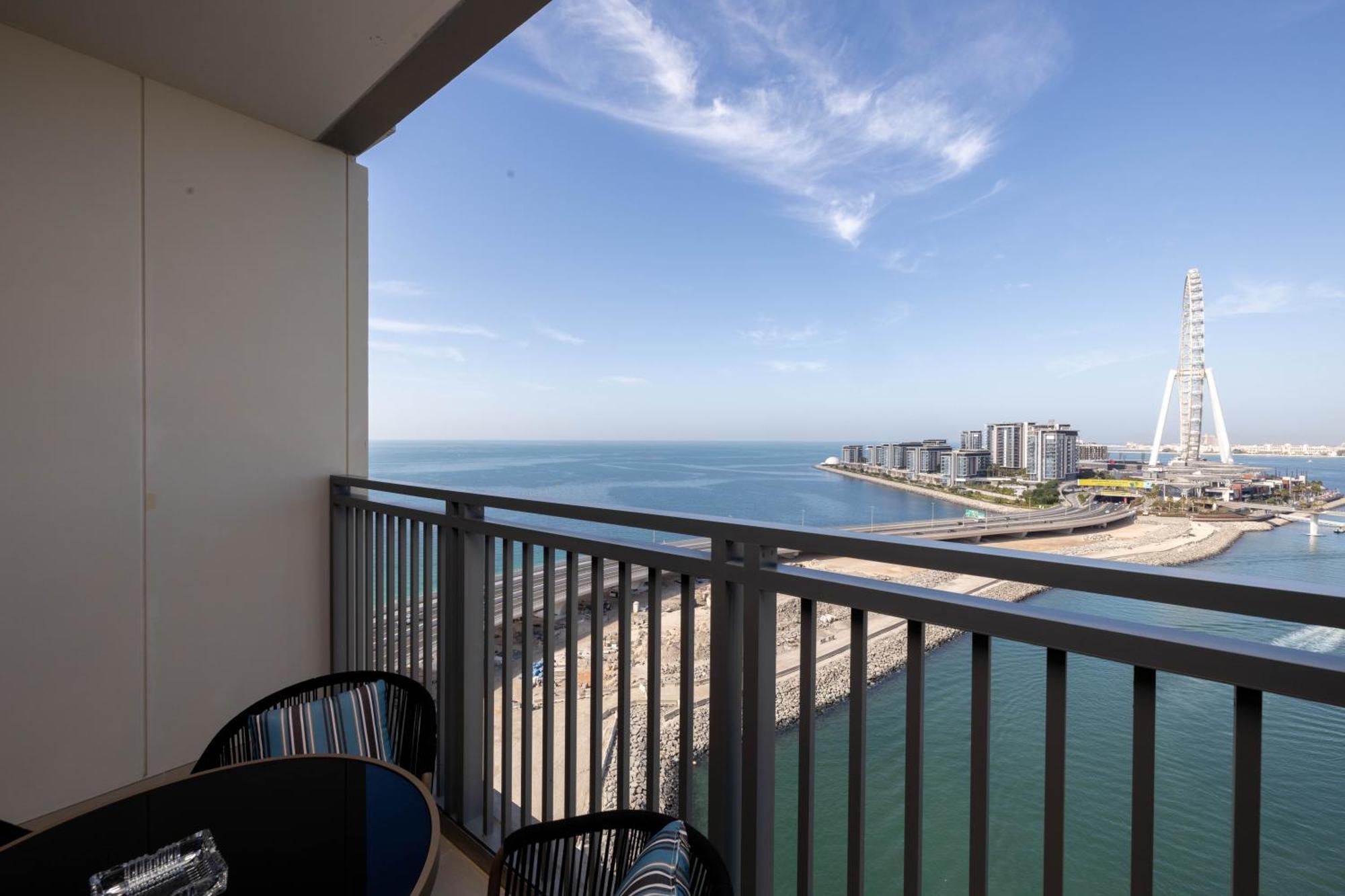 Eden's Homes & - 52-42 Emaar Апартаменты