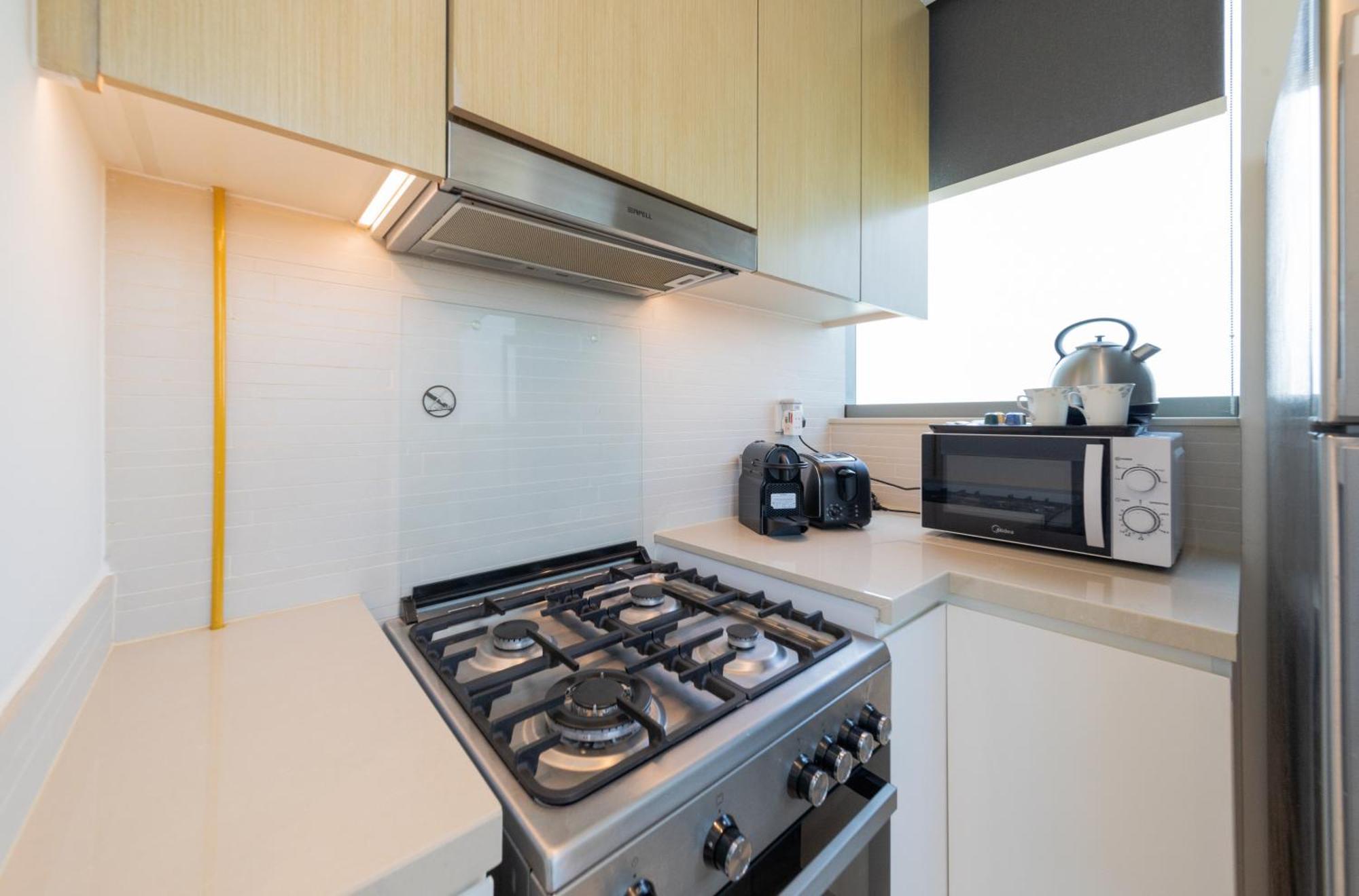Eden's Homes & - 52-42 Emaar Апартаменти *