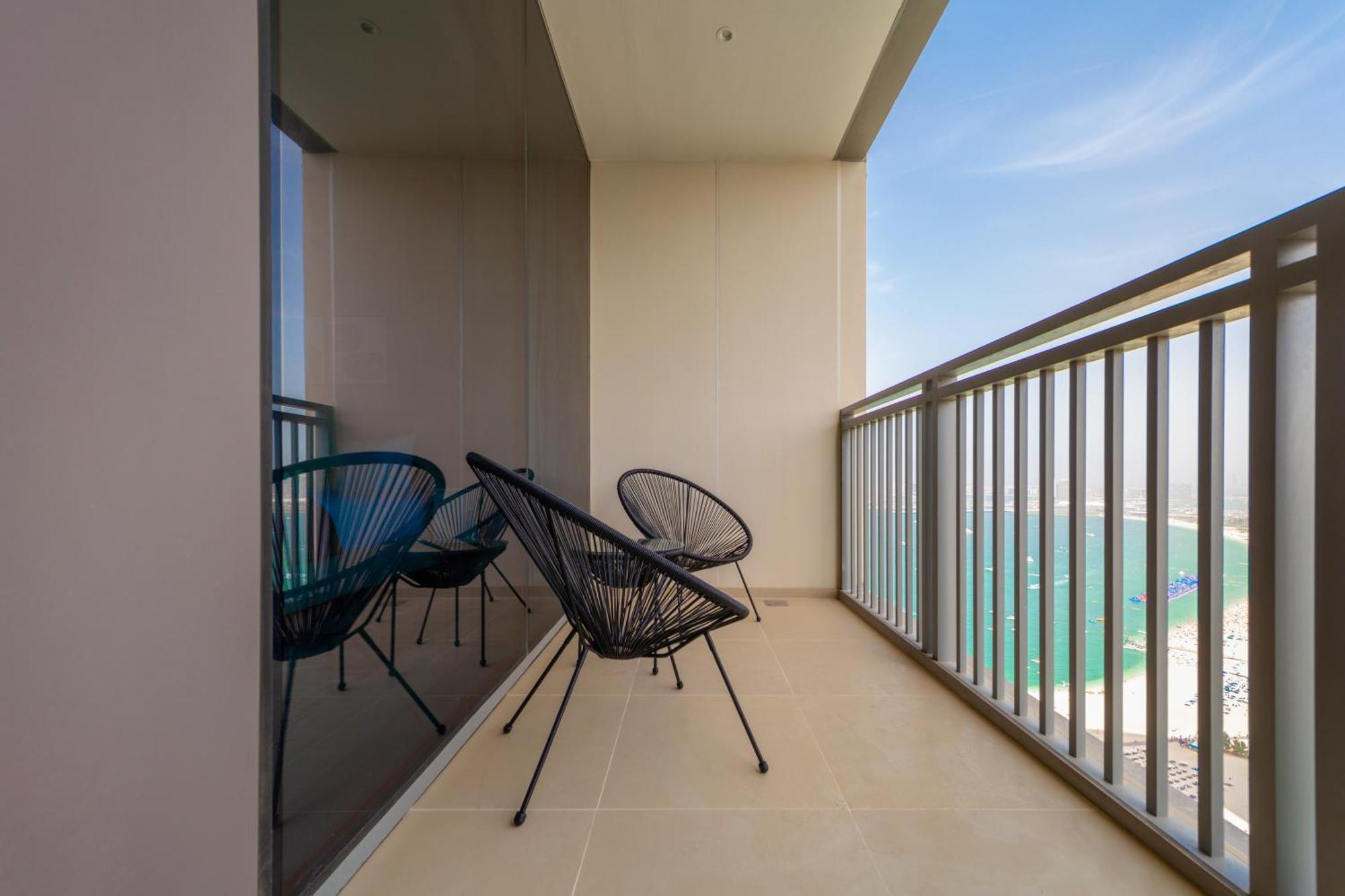 Eden's Homes & - 52-42 Emaar Апартаменти