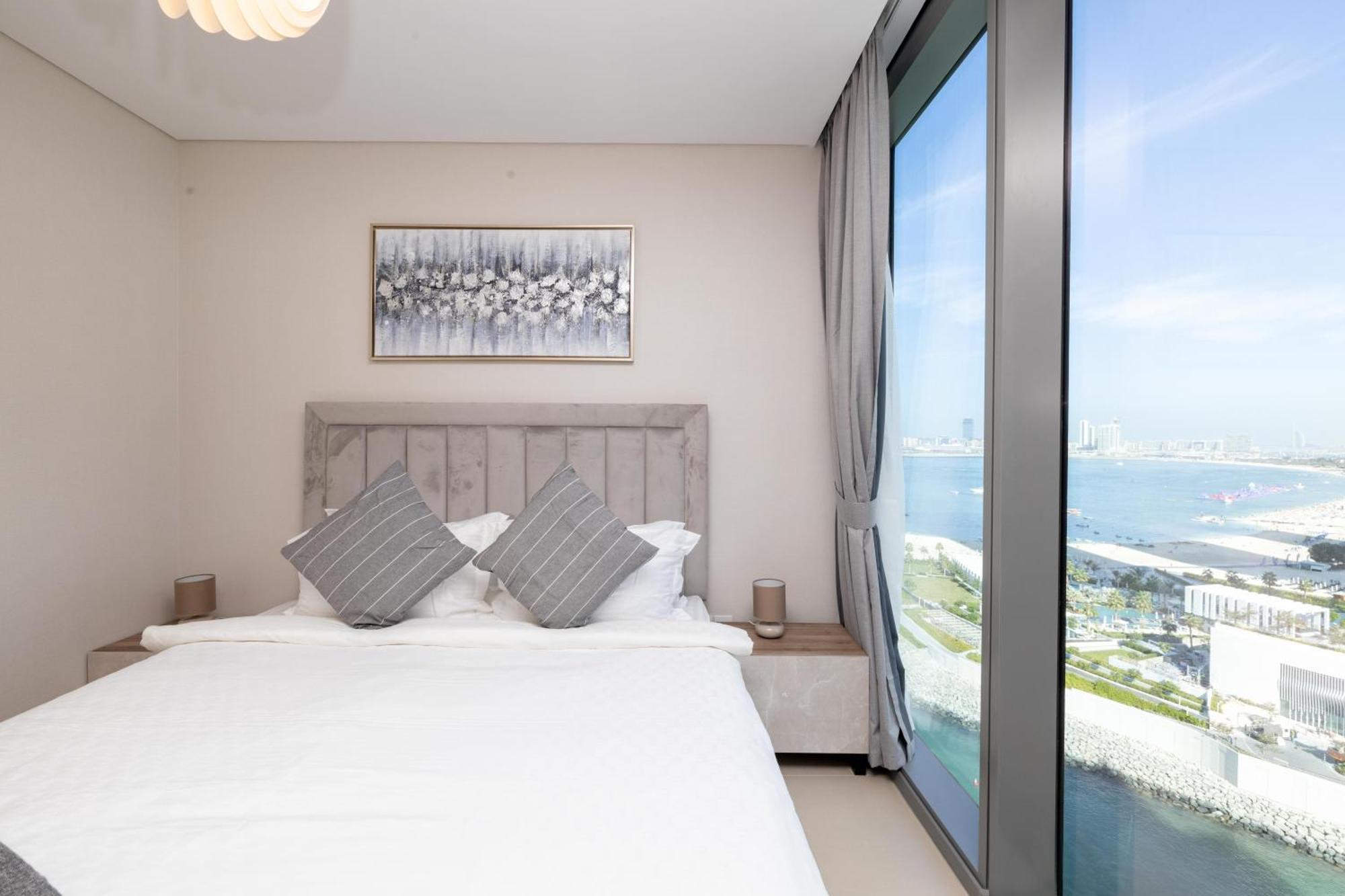 Eden's Homes & - 52-42 Emaar Апартаменти *